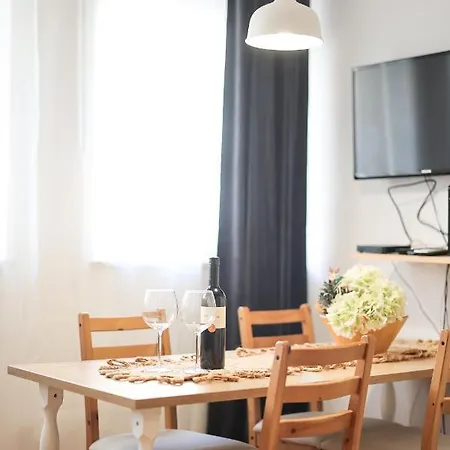 Casa Della Nonna Old Town 公寓 *